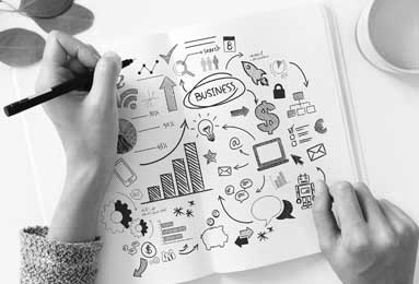 任航争抢肘击犯规，马宁果断判点，恩里克射门憾中门柱