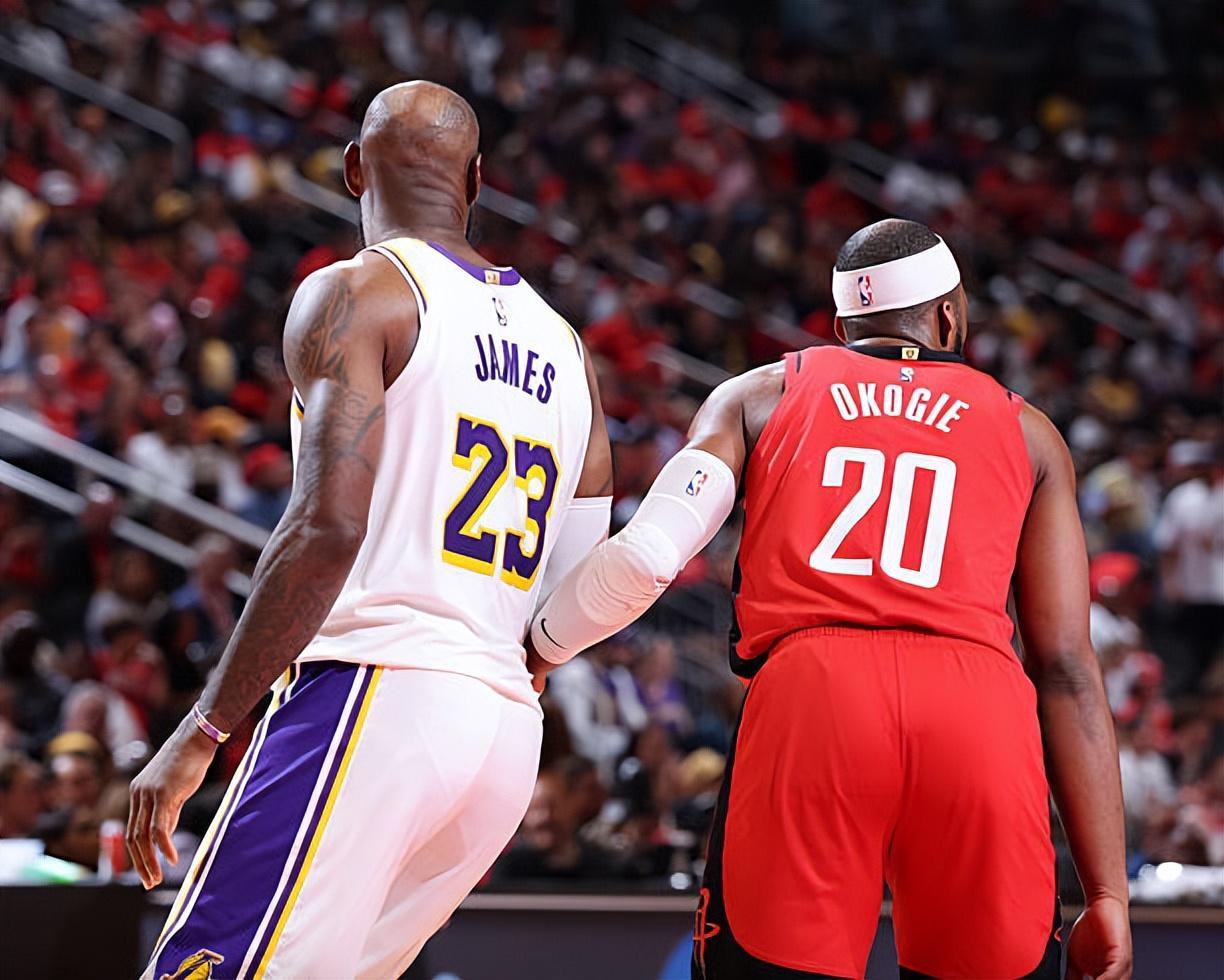 开云体育下载-出场18分钟正负值高达+20，但火箭后场大闸仍无法得到足够的信任